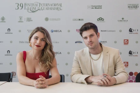 Ludwika Paleta presenta su nueva película “Después” junto a su hijo Nicolás Haza